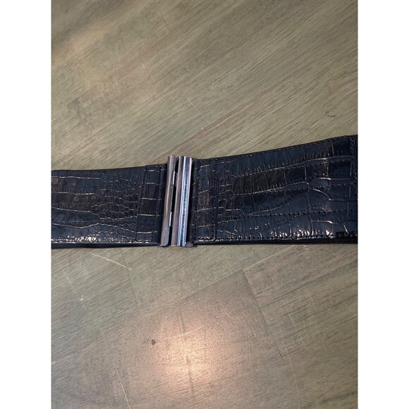 Express M/L Black Croc Texture Stretch Belt With Silver Clasp Closure - Picture 2 of 6